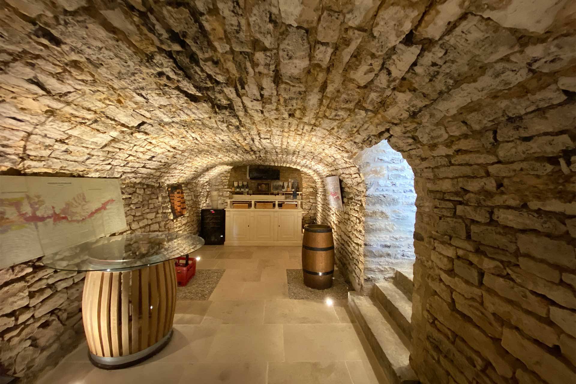  - Enter to the cellar family for a wine tasting