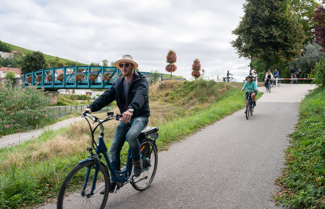 E-Bike Champagne day tour & lunch from Reims