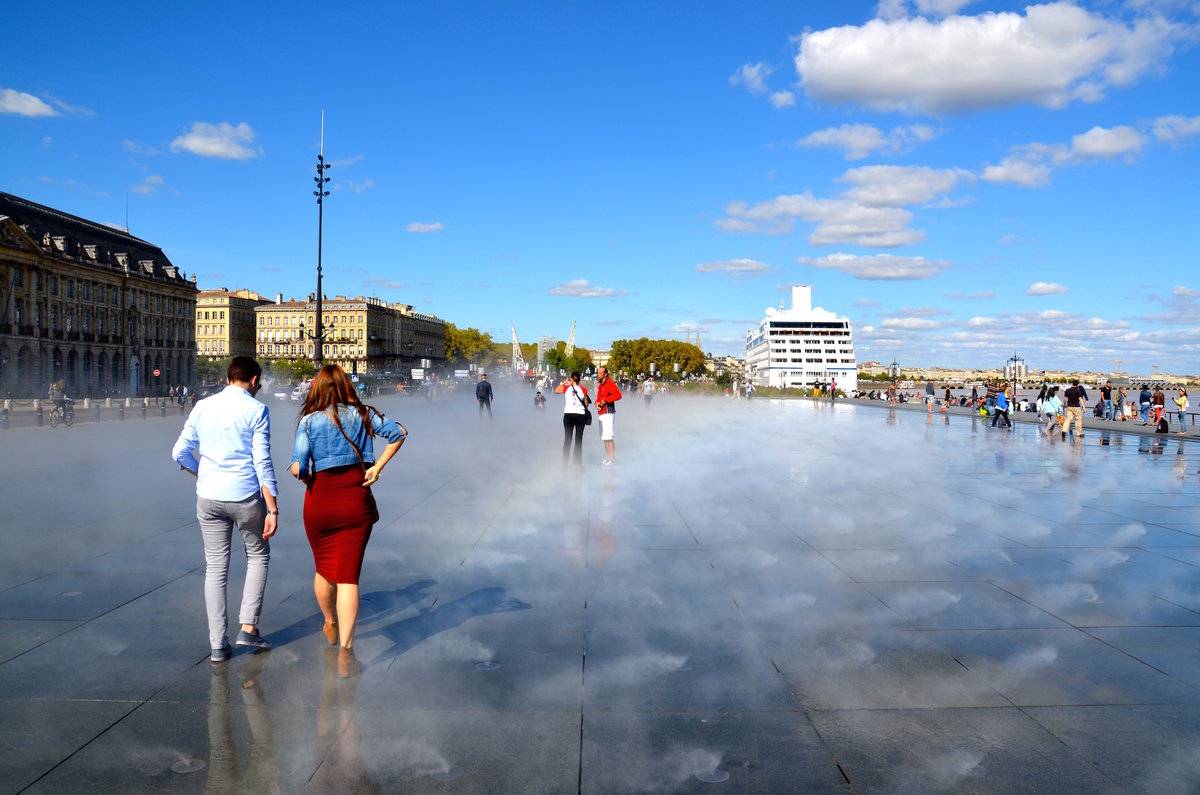  - Bordeaux guided tour : Emblematic monuments
