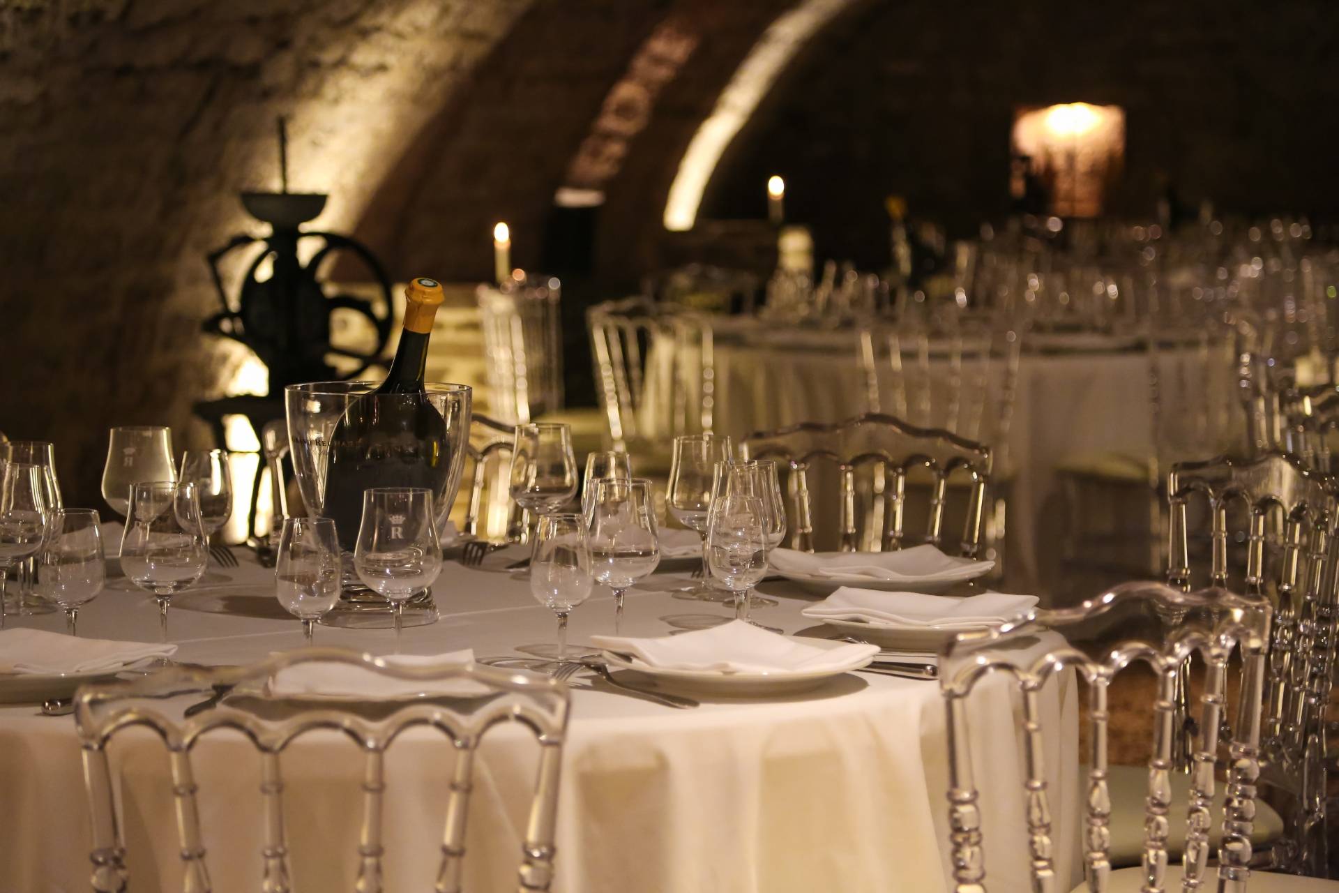 Pouilly-Fuissé: Privatbesuch und Verkostung sowie Mittag- oder Abendessen in den Salons des Pavillons