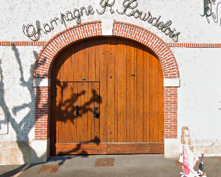  - Choice of tasting and visit of detailed cellars