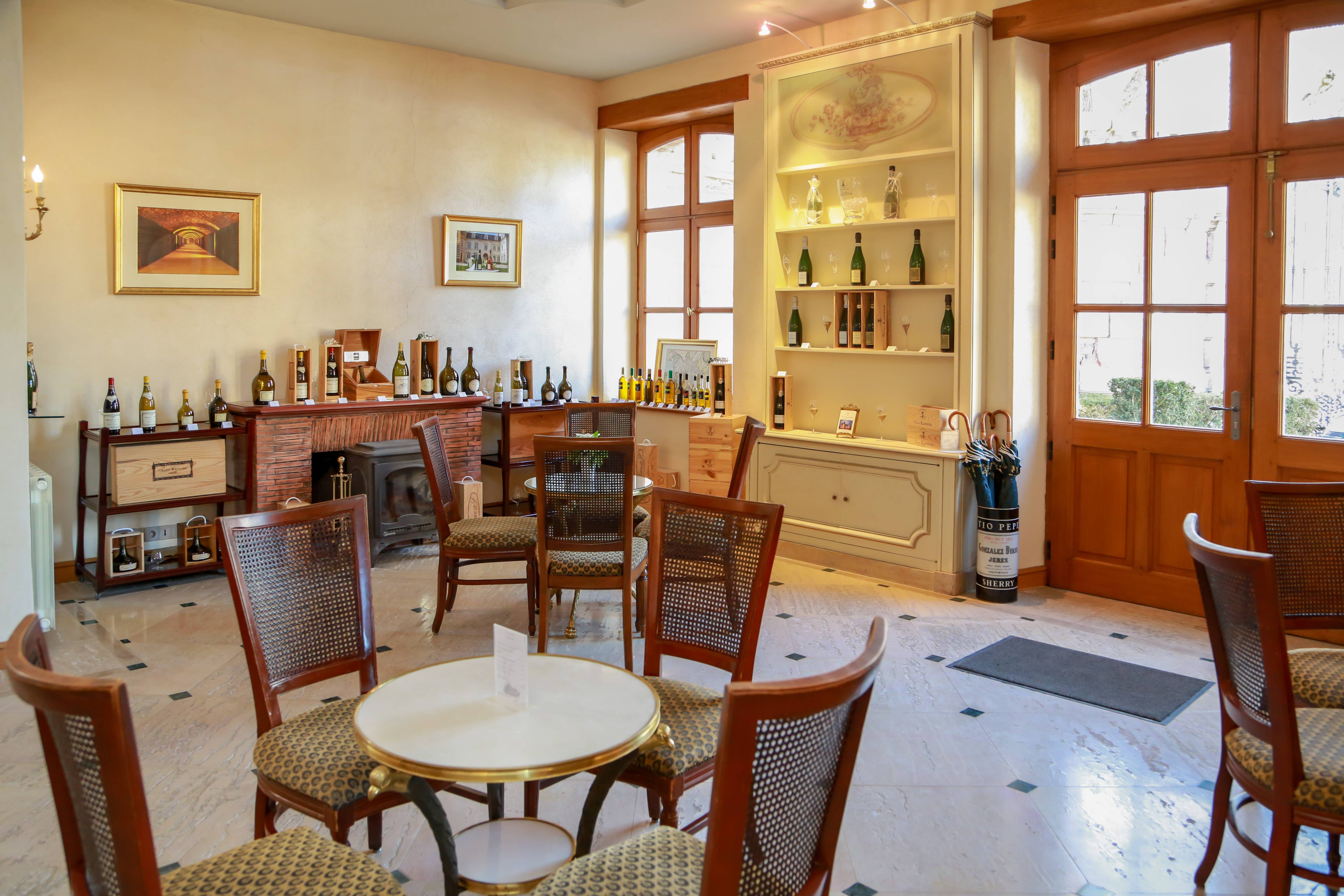  - Tasting at the Showroom Comtesse Lafond