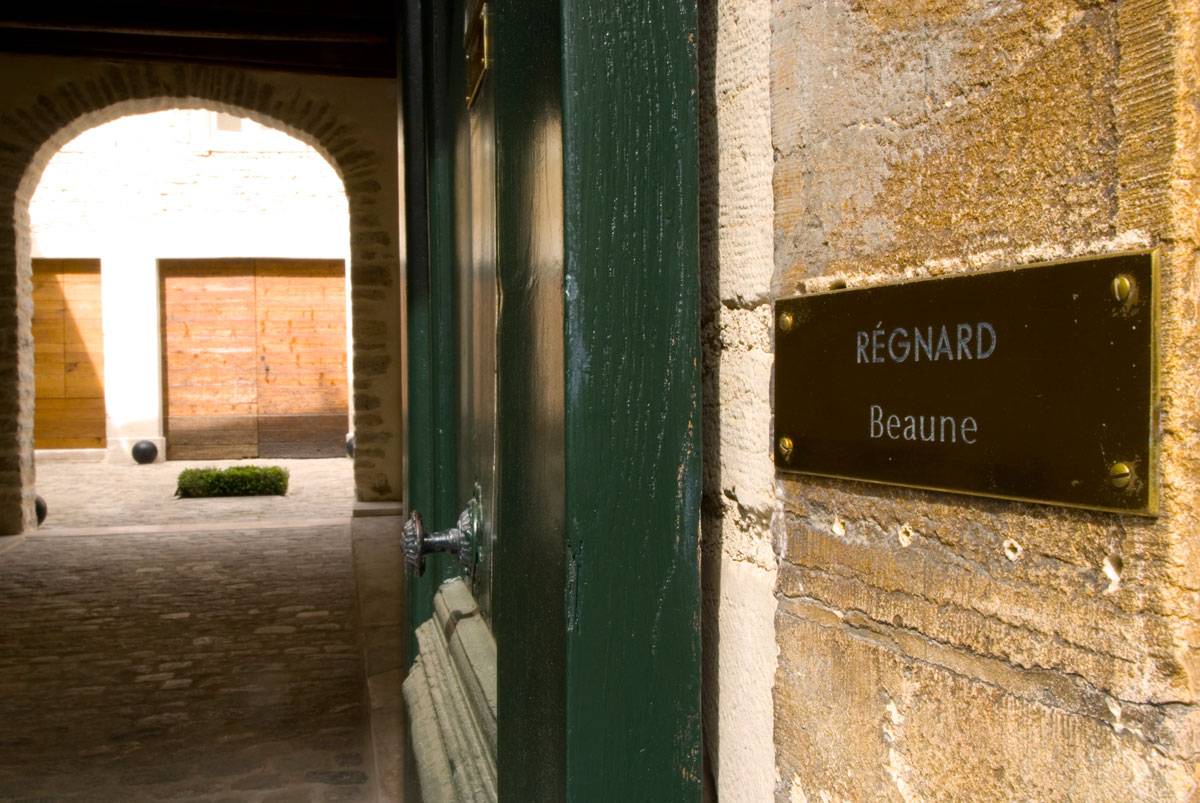  - Beaune: Privater Besuch und Verkostung sowie Mittag- oder Abendessen in den Salons