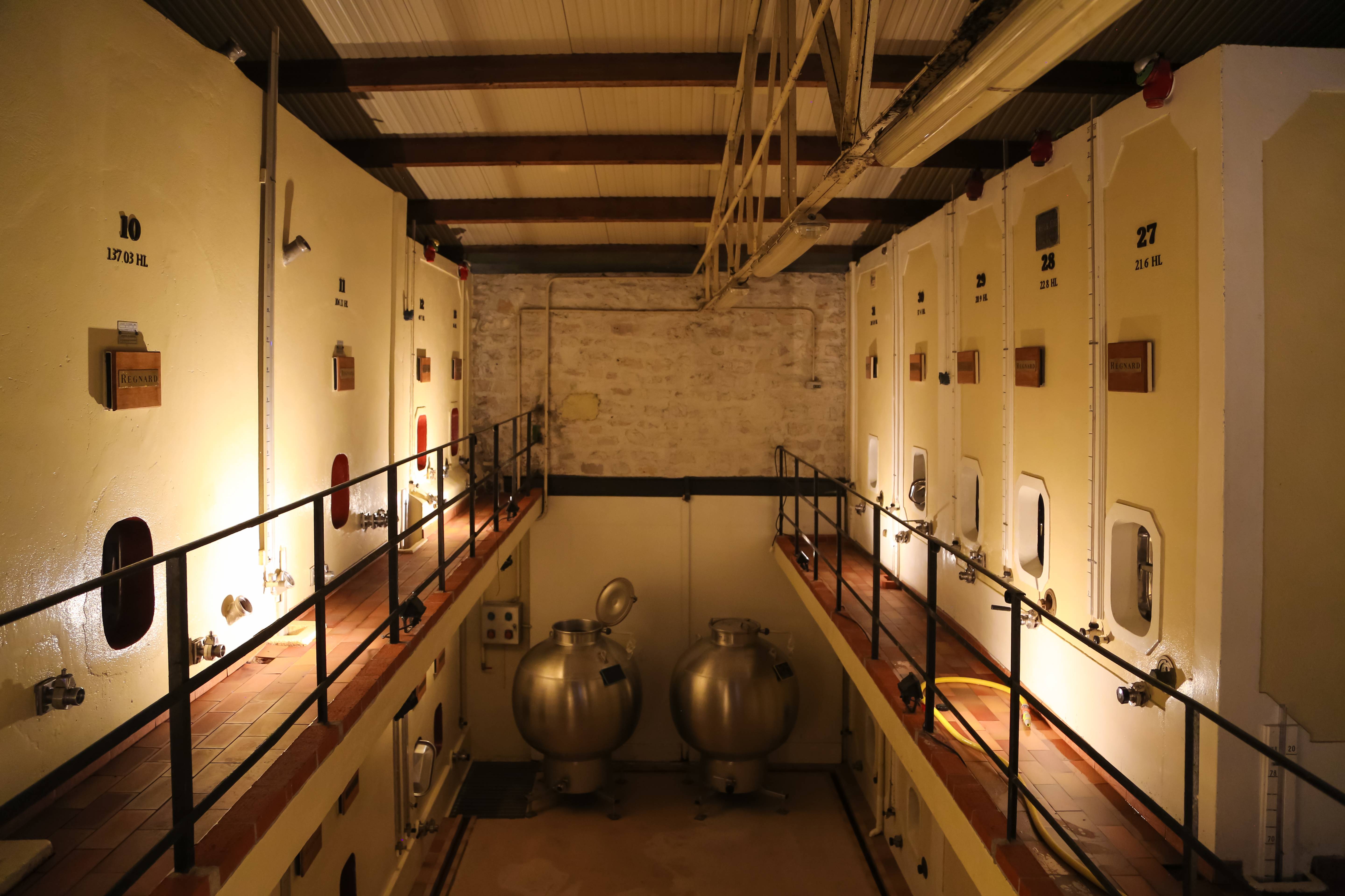  - Chablis: privébezoek en proeverij en diner in de salons