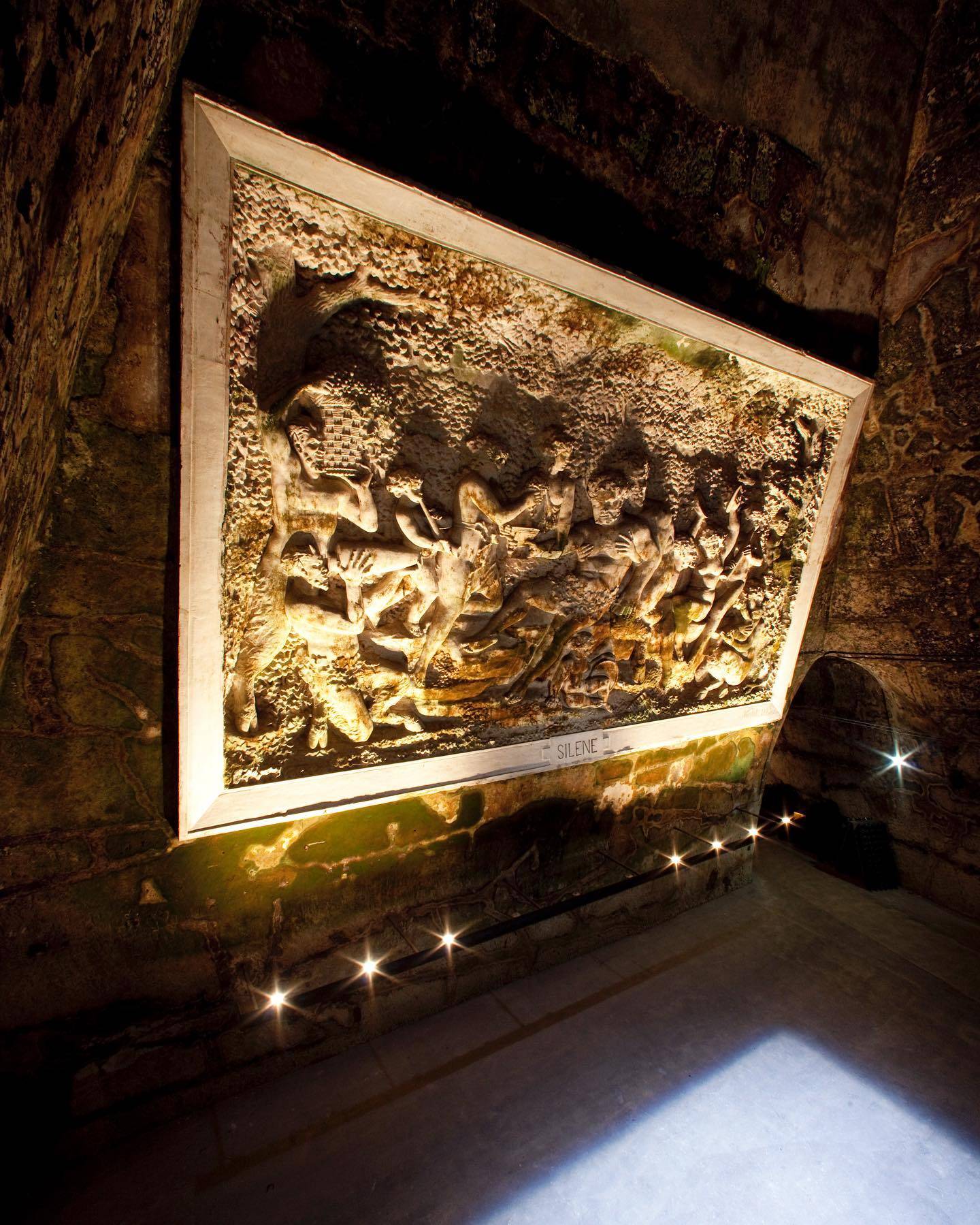  - Gratis besök av Pommery-källarna, Villa Demoiselle och den kortvariga "Blooming" -utställningen och provsmakning av 3 cuvéer