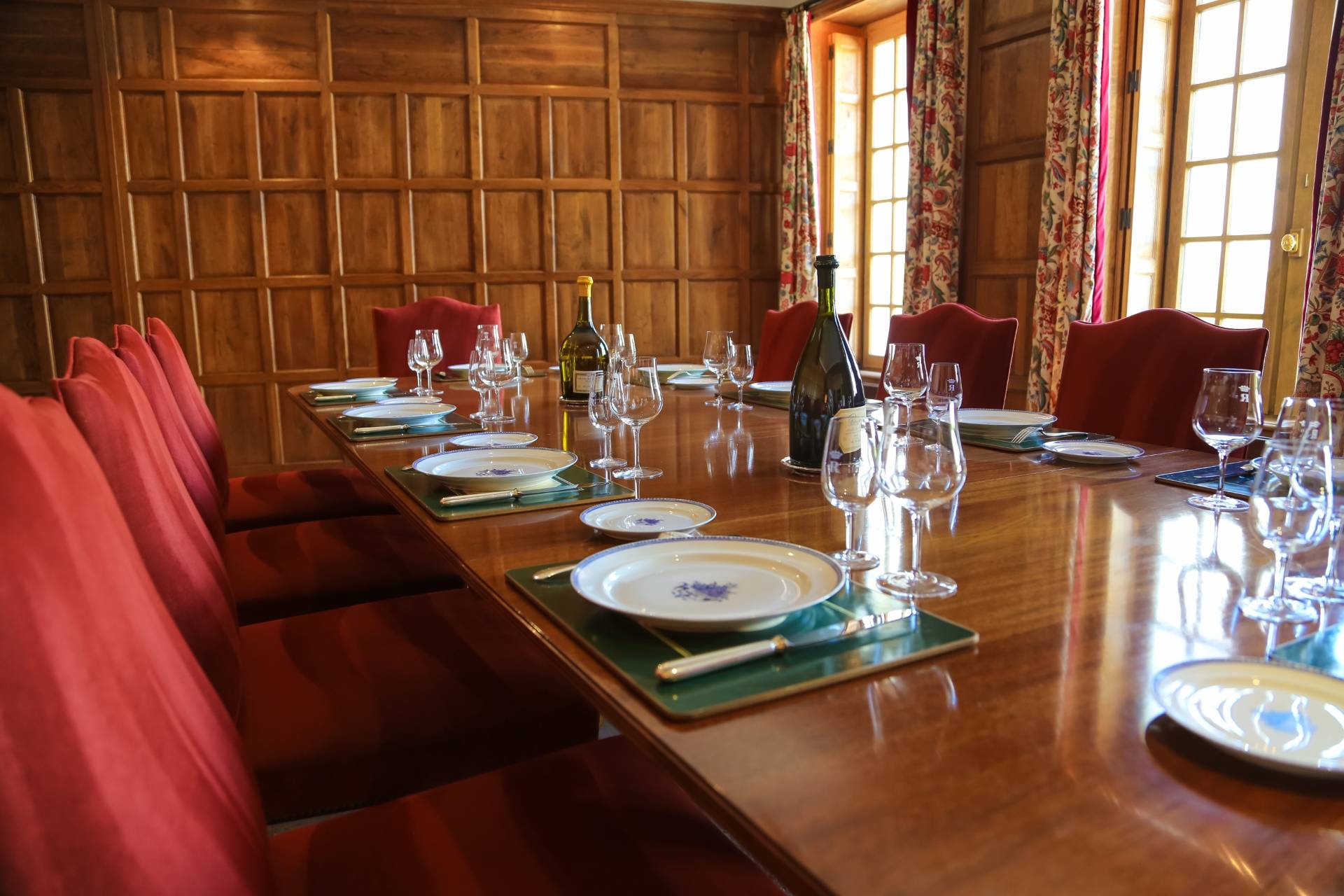 Chablis: privébezoek en proeverij en diner in de salons