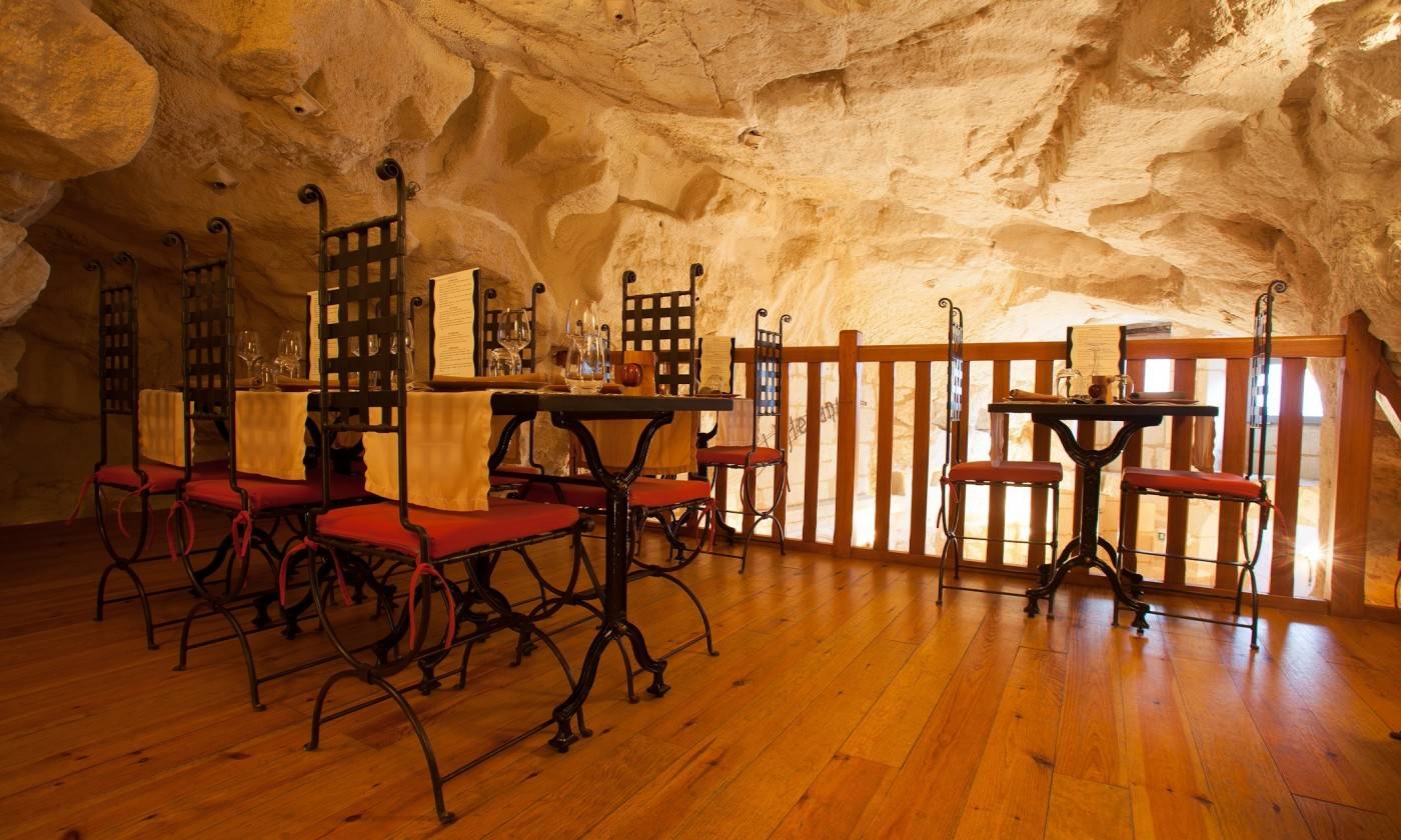  - Gourmet stroll "at the heart of the troglos"