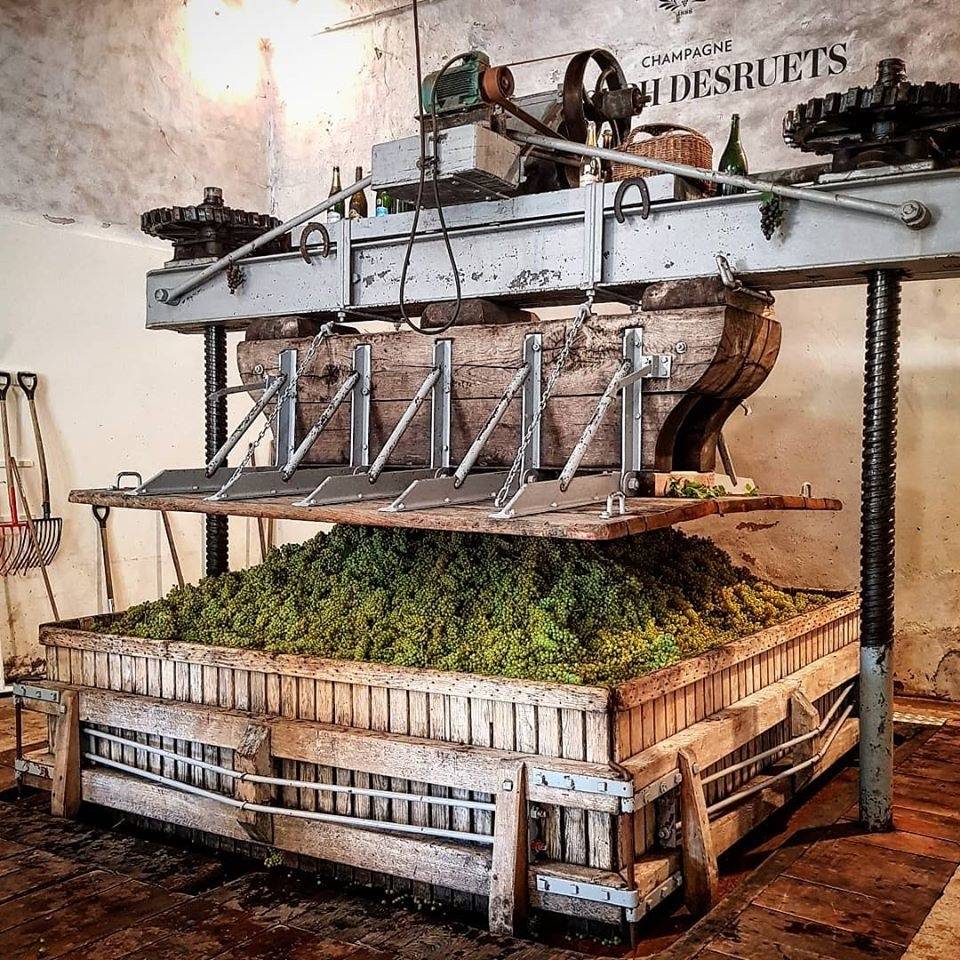 Visit of the oldest wine press of the AOC Champagne